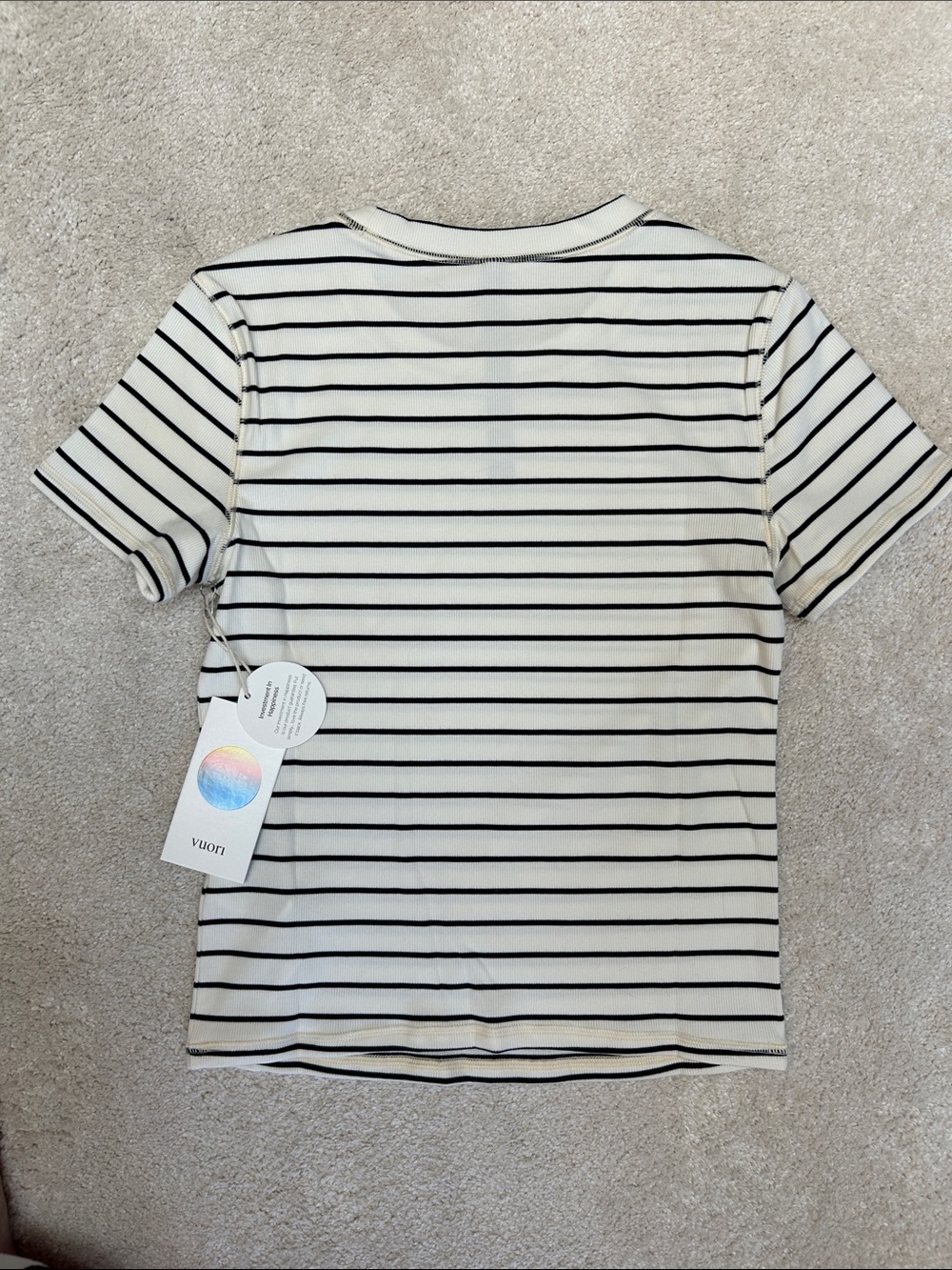 Vuori Pose Fitted Tee-NWT!!! - Picture 4 of 11
